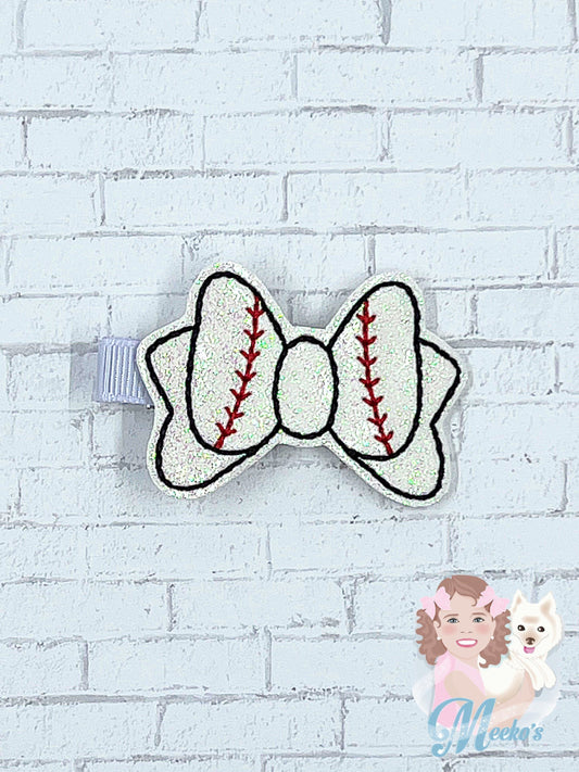 Baseball bow hair clip for girls, birthday outfit accessories, baseball gifts for little girls, baseball hair clip for toddler girls, cute