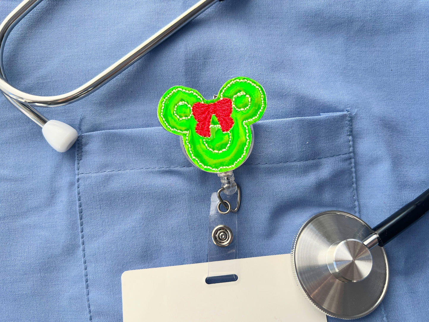 Mouse Wreath Badge Reel, Christmas id badge, Winter badge reel, nurse Badge Clip, Teacher Badge, Badge Buddy, Secret Santa Gift